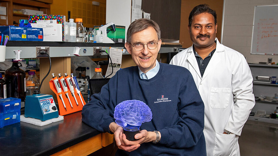 Uwe Rudolph, left, and Maltesh Kambali at the College of Veterinary Medicine